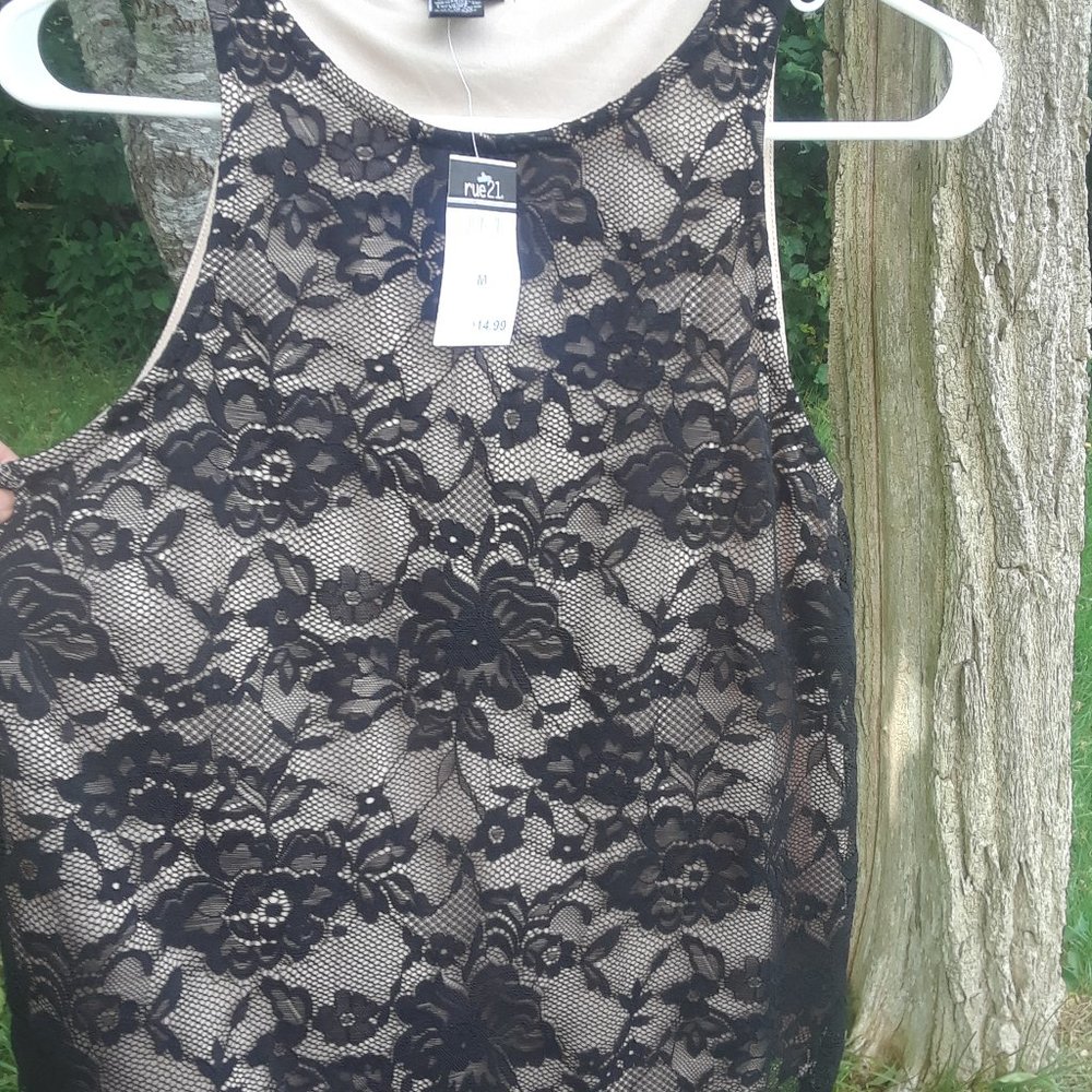 NWT Rue21 lace layered top - Picture 2 of 3